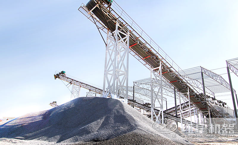 大型砂石料生產(chǎn)線現(xiàn)場 大型砂石料生產(chǎn)線現(xiàn)場