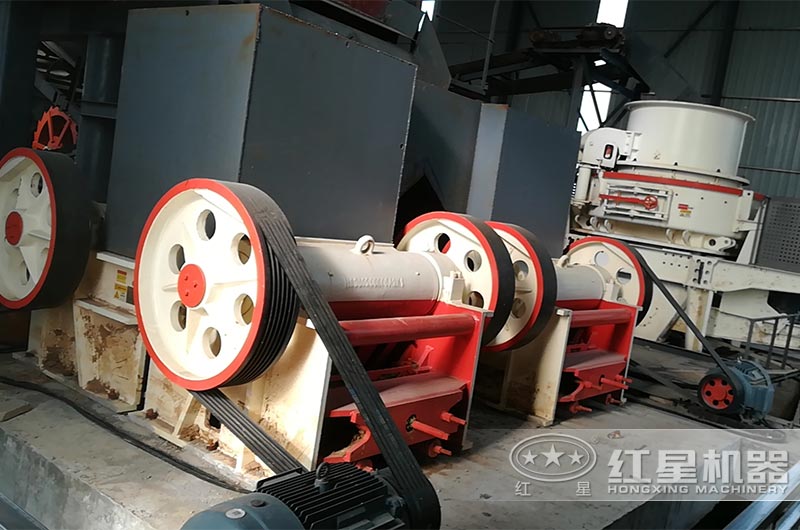 PEX 150×750細(xì)鄂式破碎機(jī) PEX 150×750細(xì)鄂式破碎機(jī)