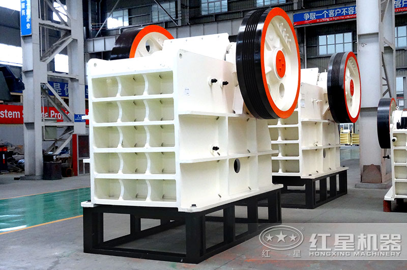 HD德版鄂破采用鍛造主軸，承載破碎力更大